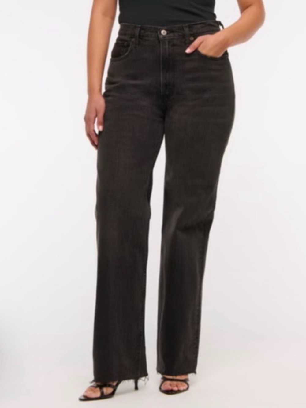 Abercrombie and Fitch 90s High Rise Relaxed Jean in Black size 14/32